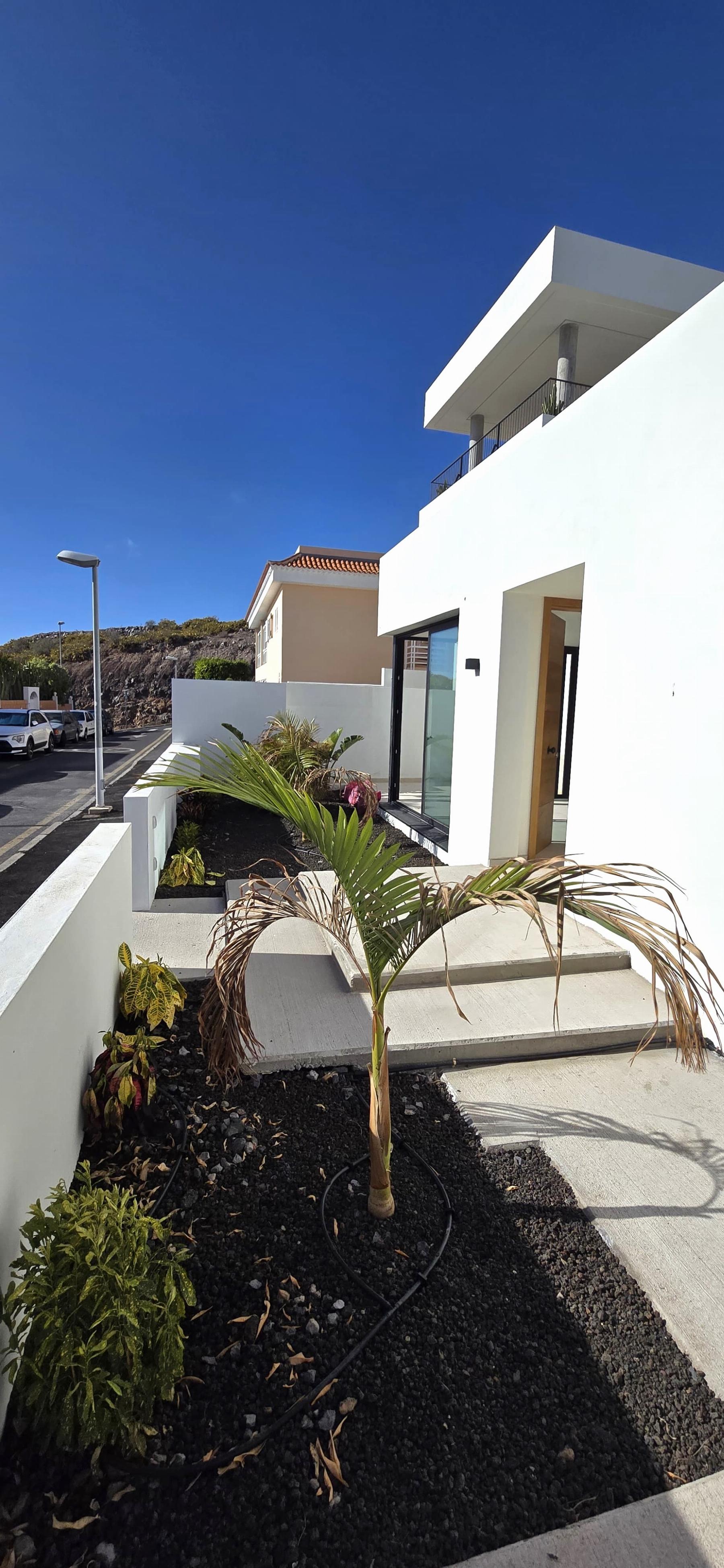 For sale of chalet in Adeje