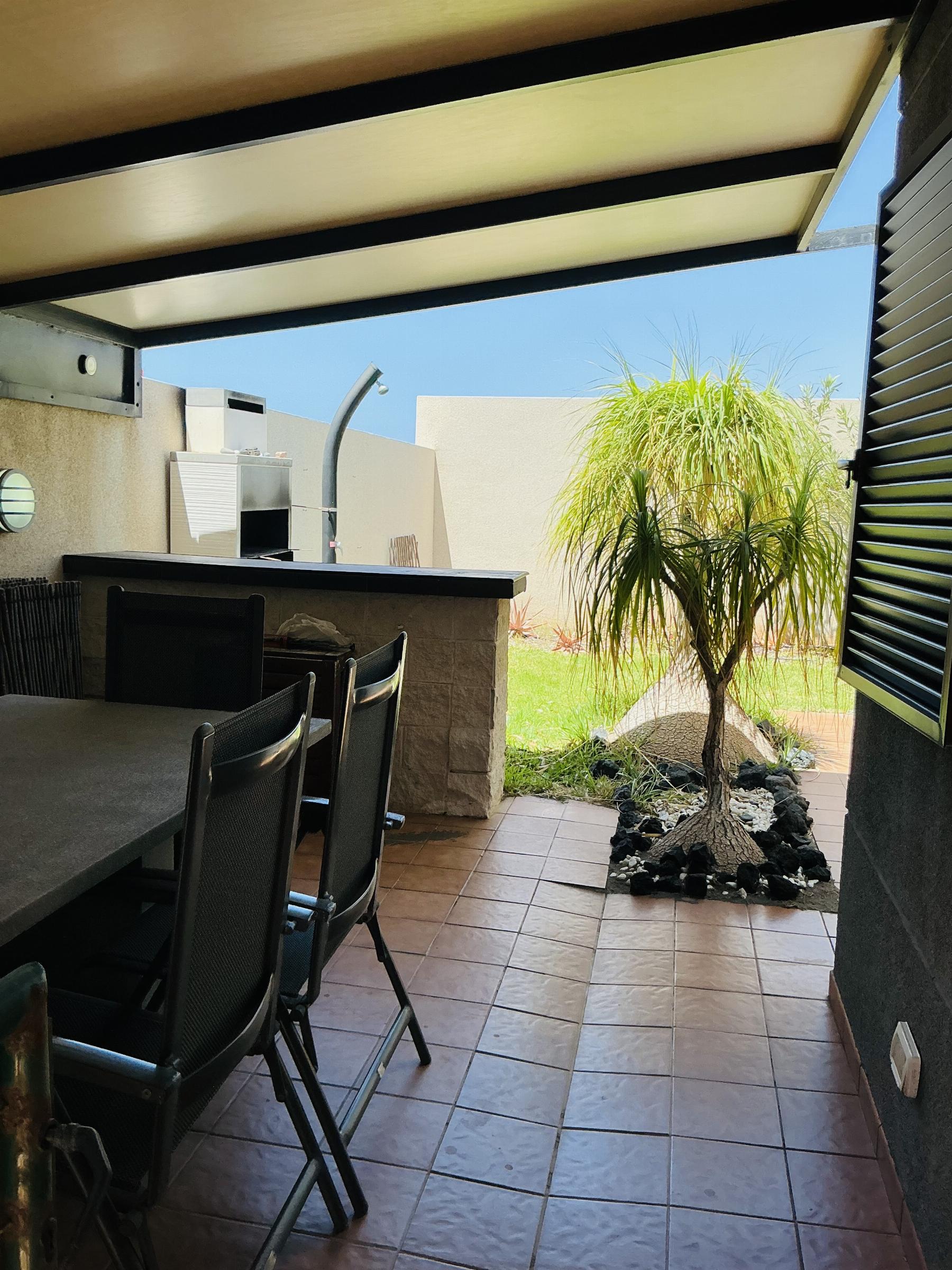 For sale of chalet in El Médano