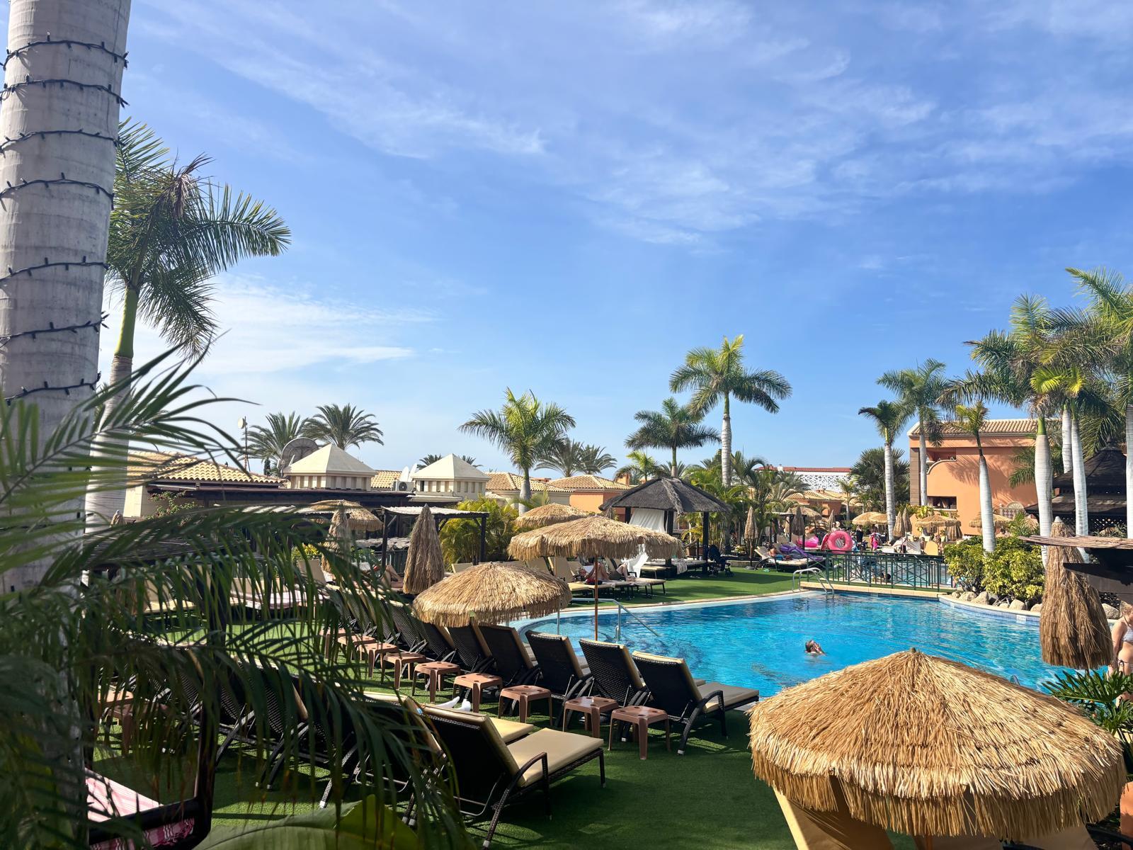 For sale of apartment in Arona