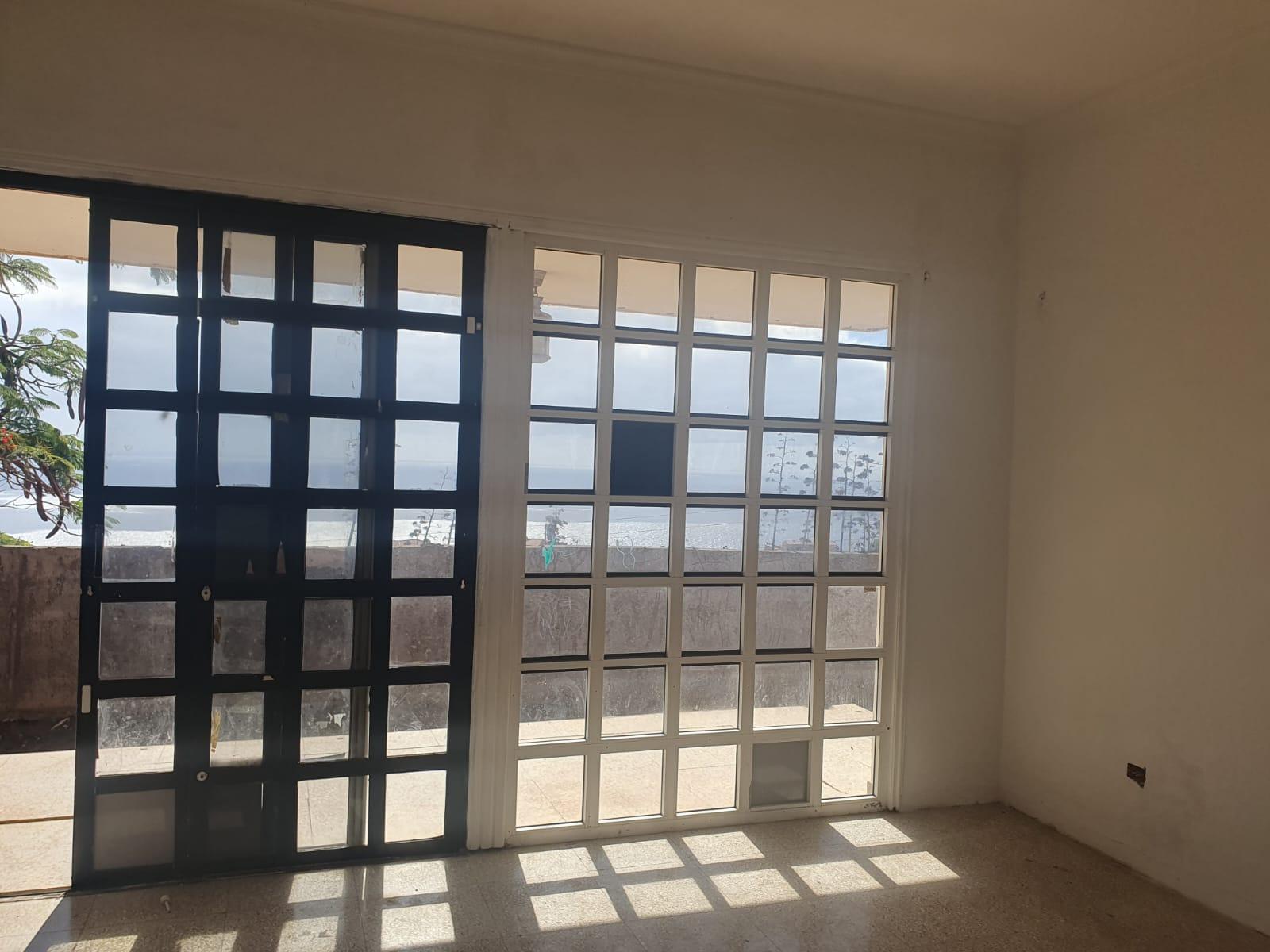 For sale of house in Santa Cruz