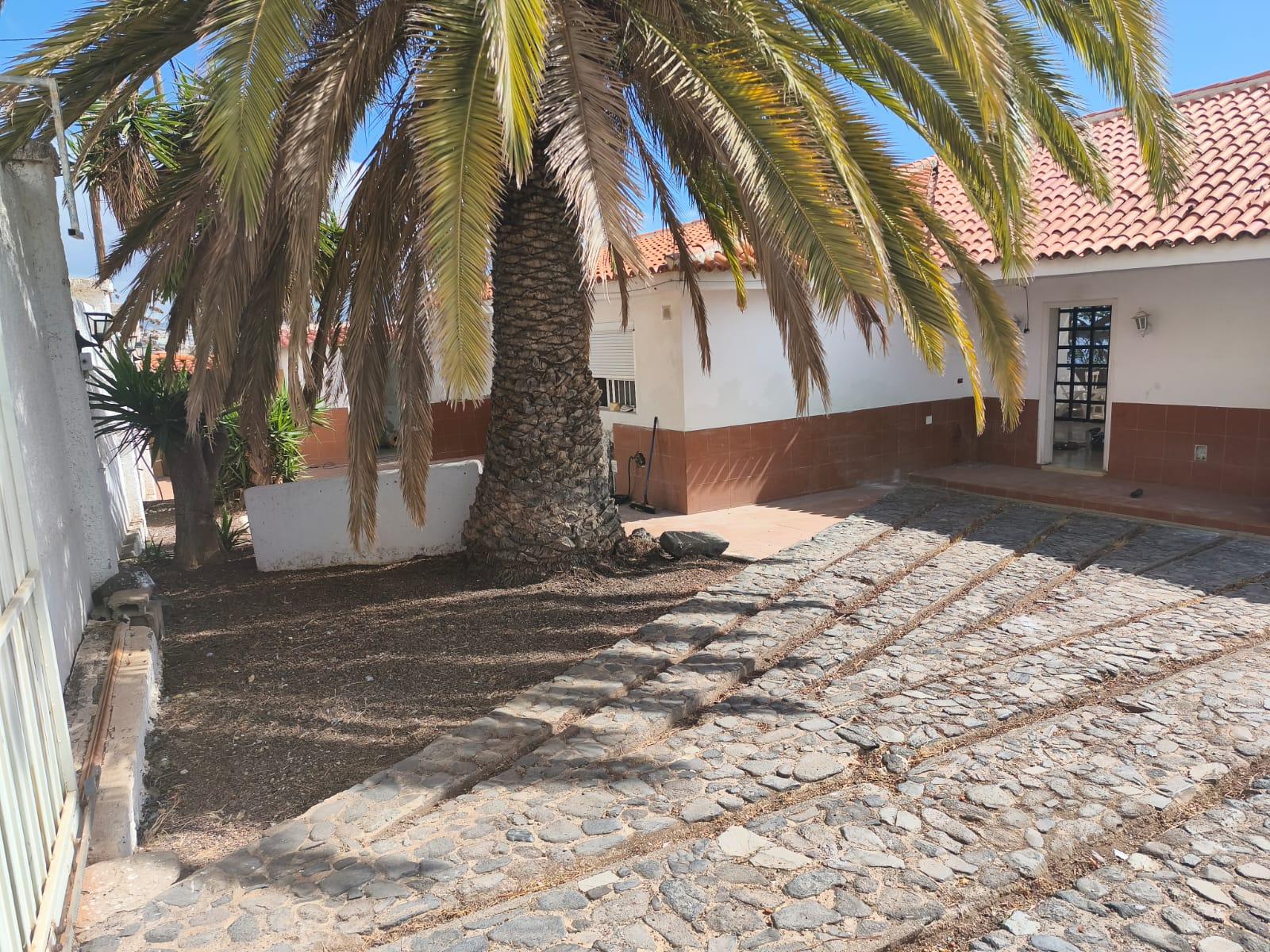 For sale of house in Santa Cruz