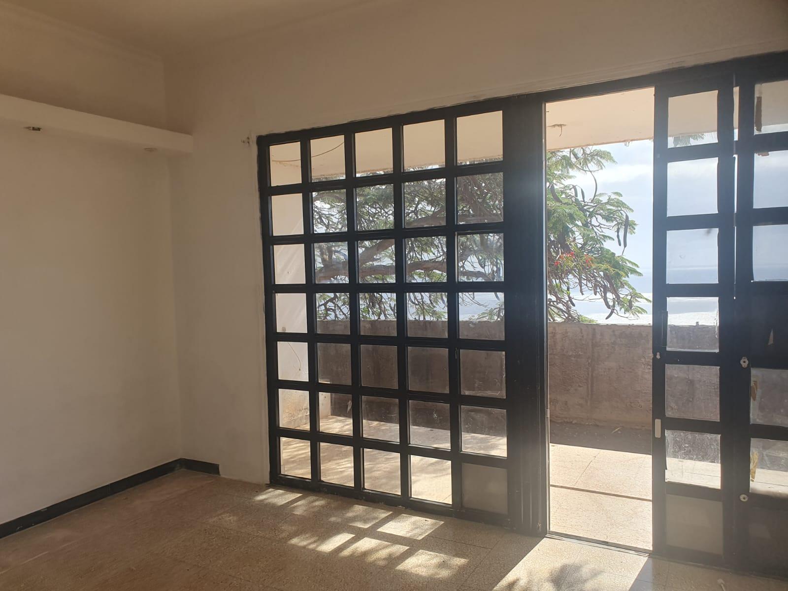 For sale of house in Santa Cruz