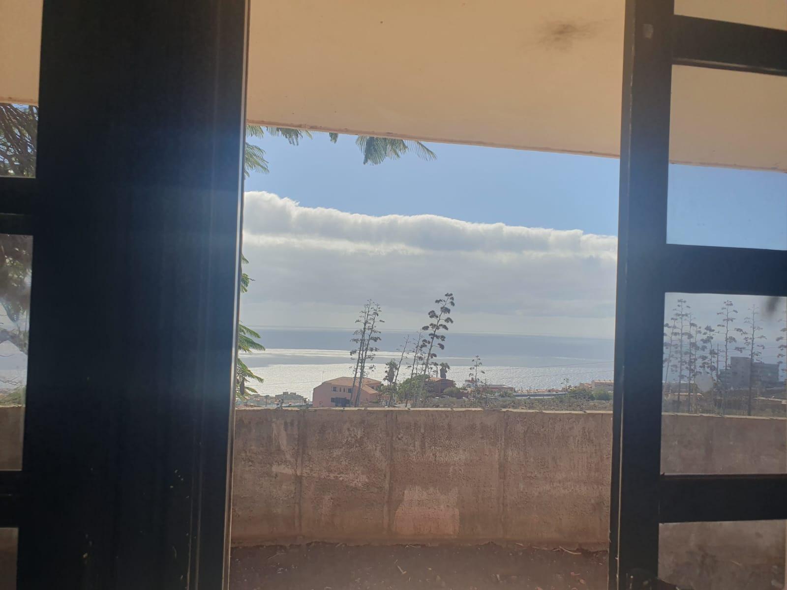 For sale of house in Santa Cruz