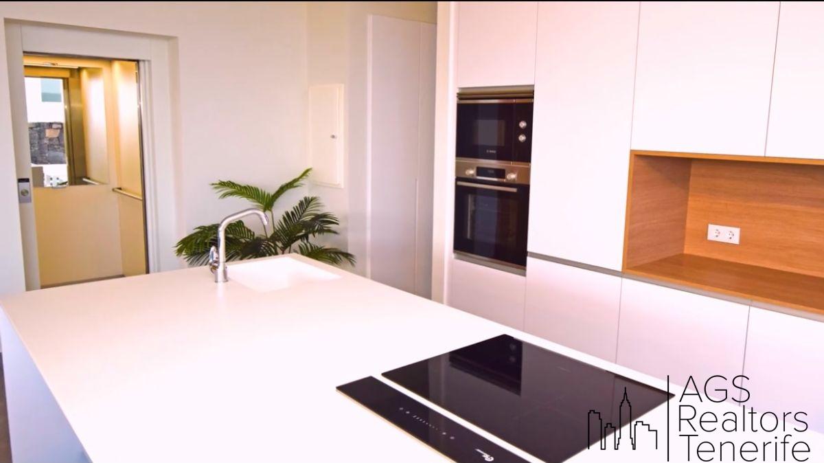 For sale of chalet in Adeje