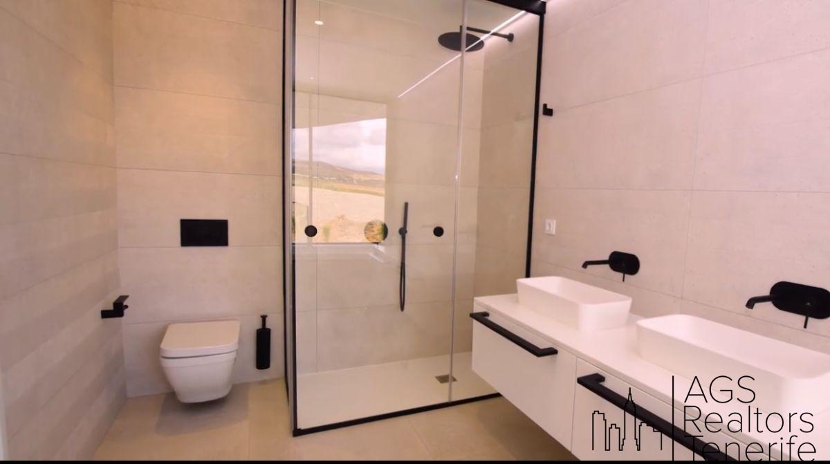 For sale of chalet in Adeje