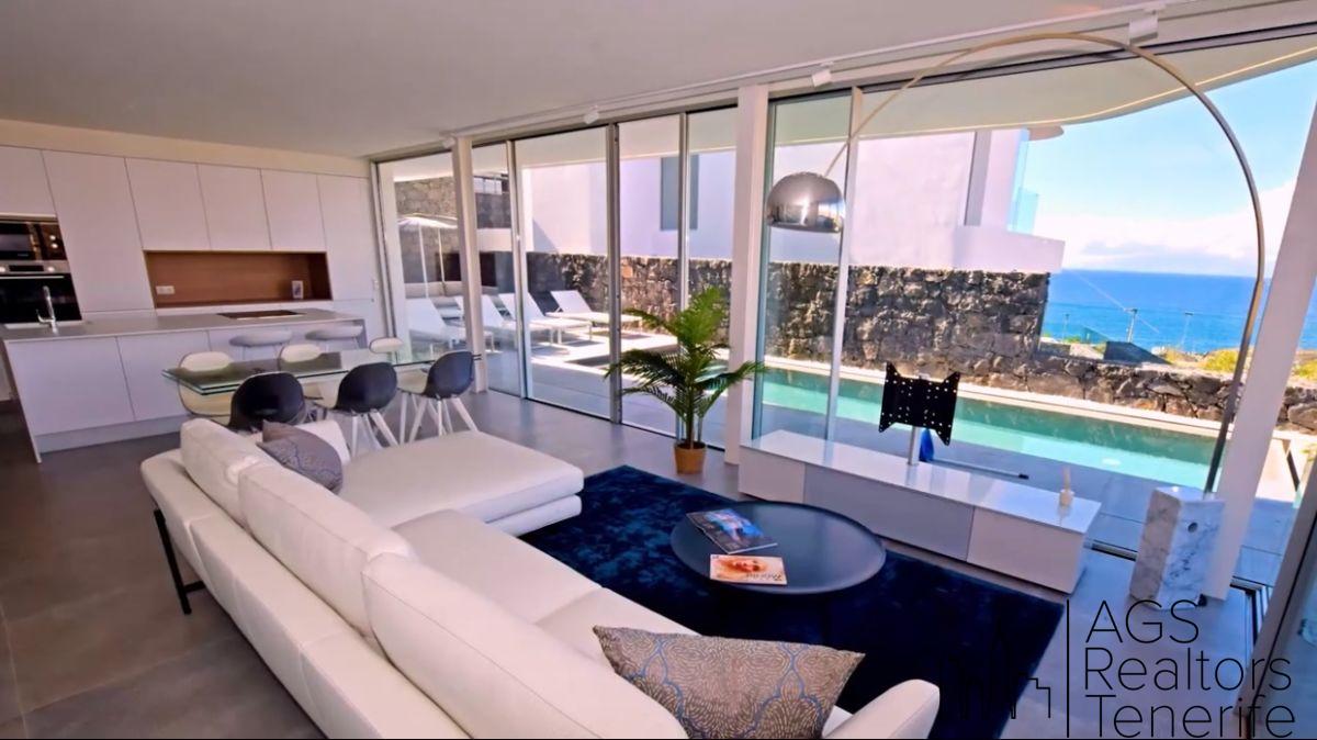 For sale of chalet in Adeje