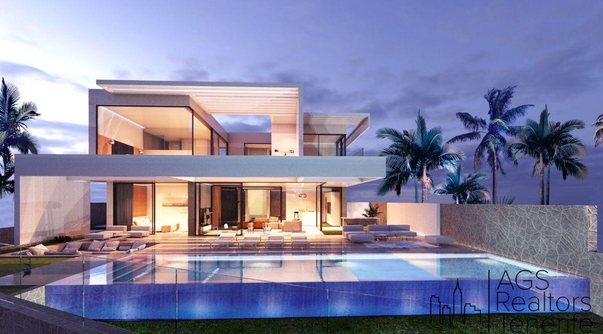 For sale of chalet in Costa Adeje