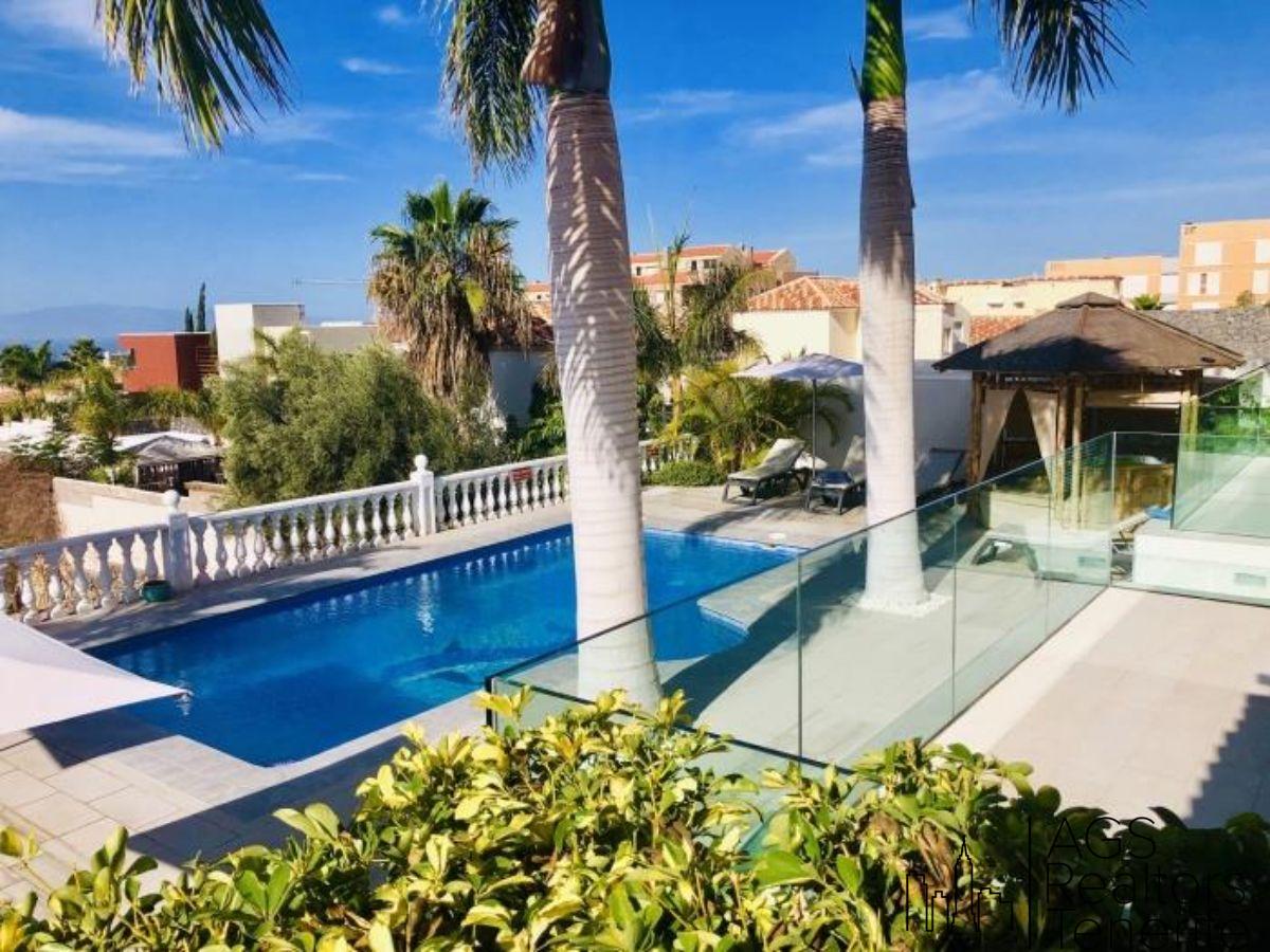 For sale of villa in Costa Adeje