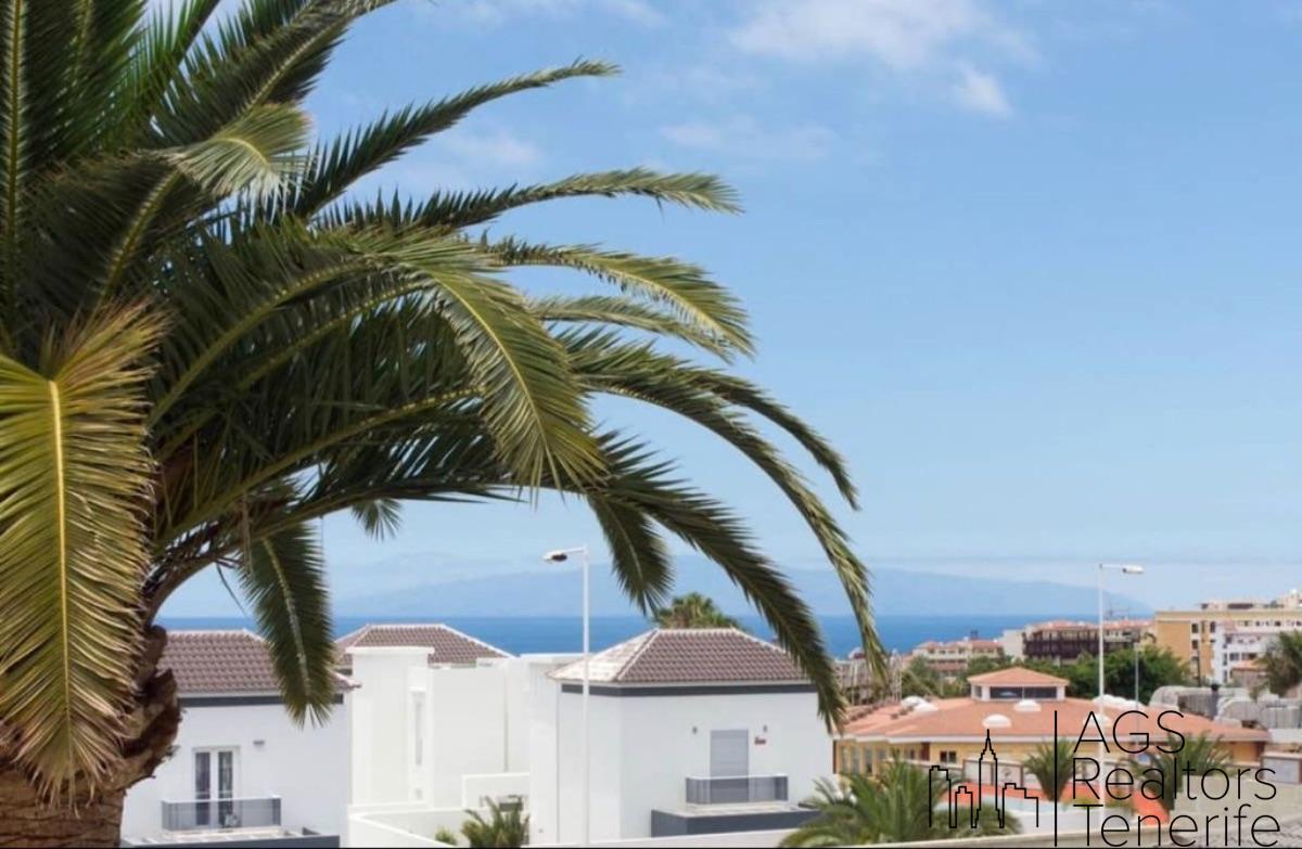 For sale of chalet in Costa Adeje