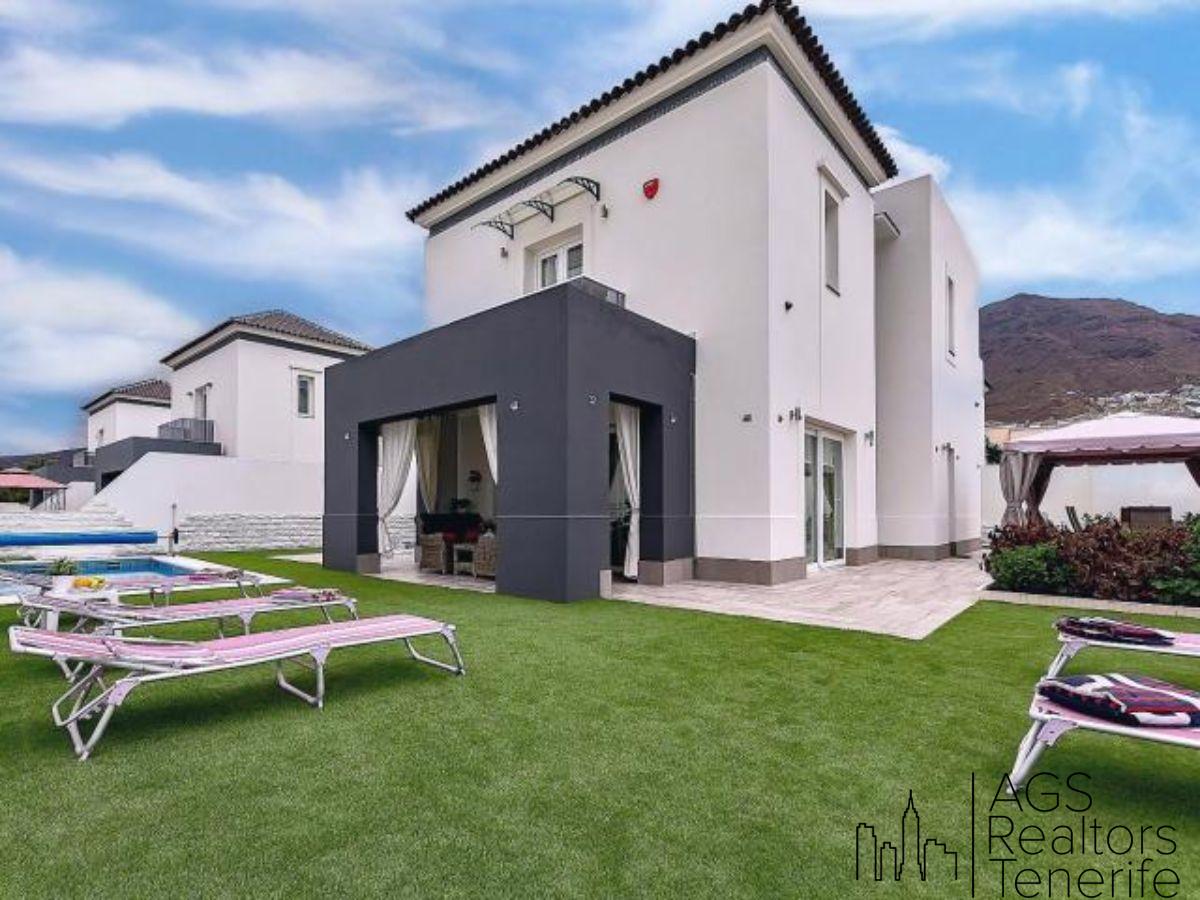 For sale of chalet in Costa Adeje