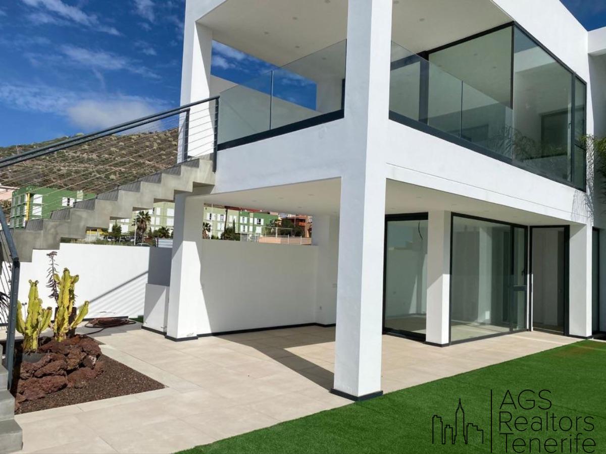For sale of villa in Costa Adeje
