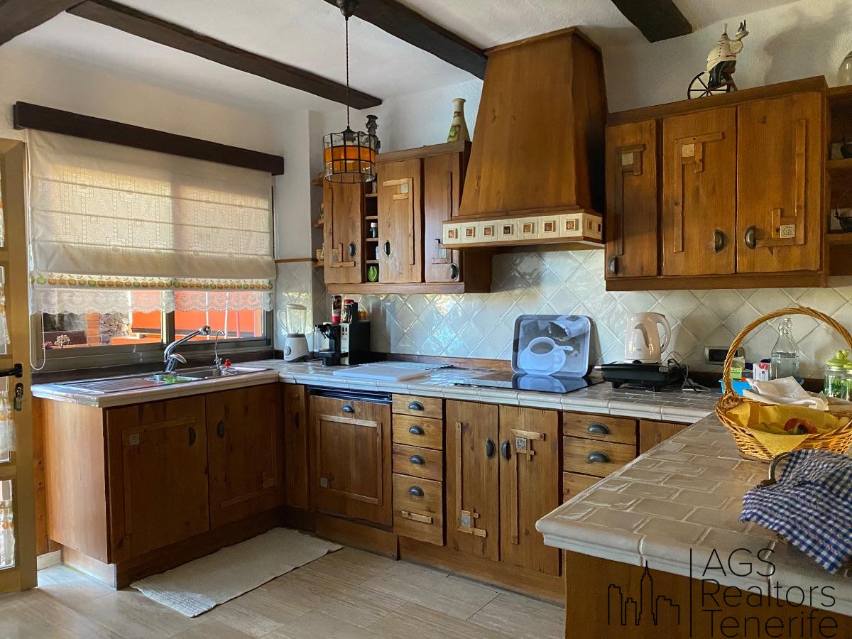 For sale of villa in Costa Adeje