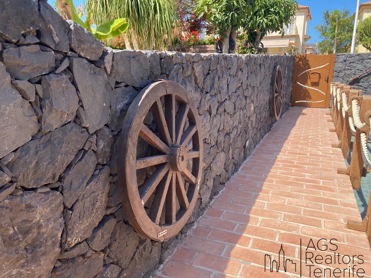 For sale of villa in Costa Adeje