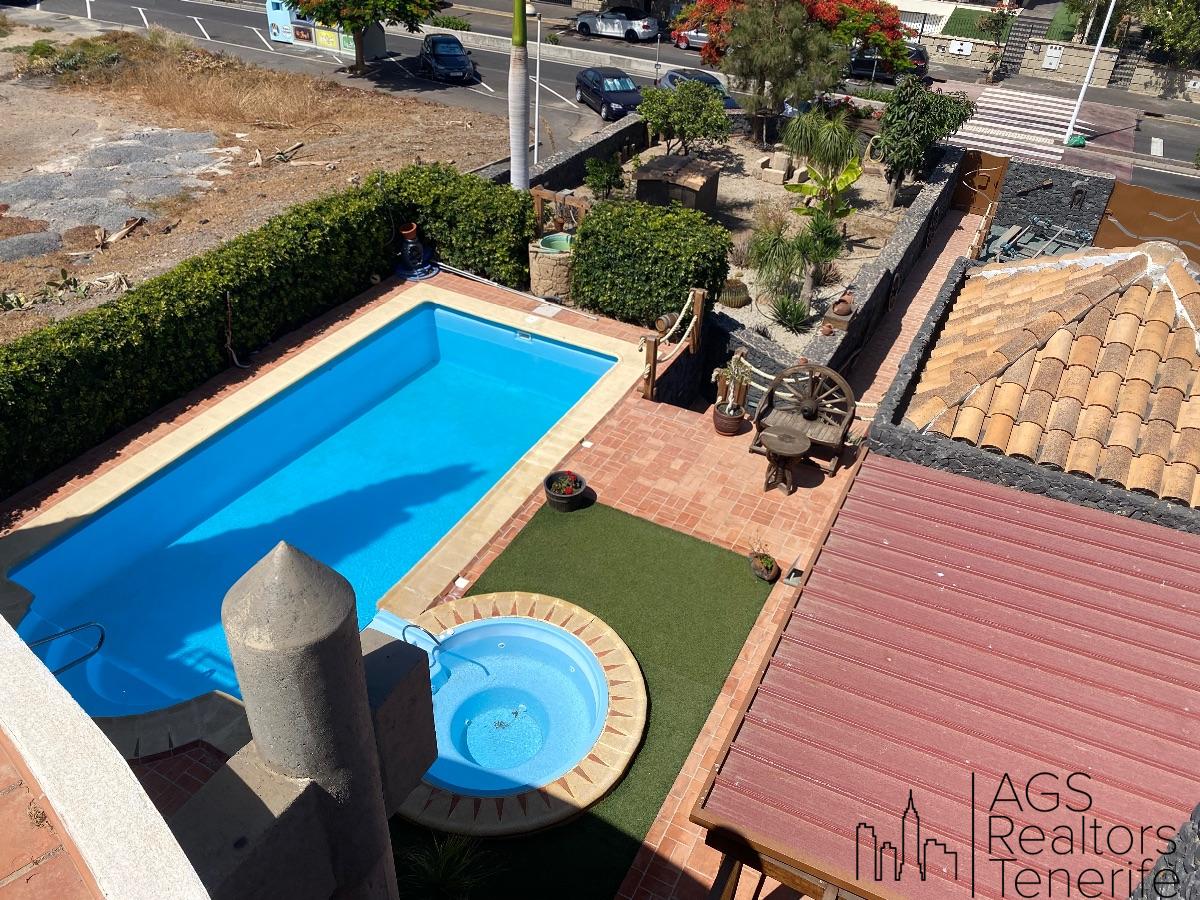 For sale of villa in Costa Adeje