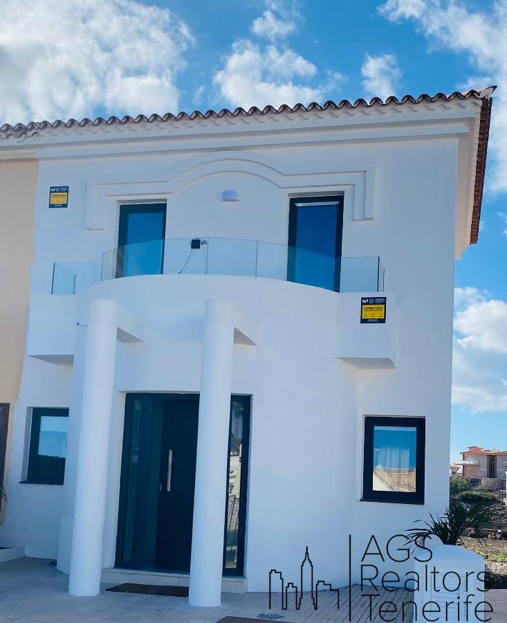 For sale of bungalow in Golf del sur