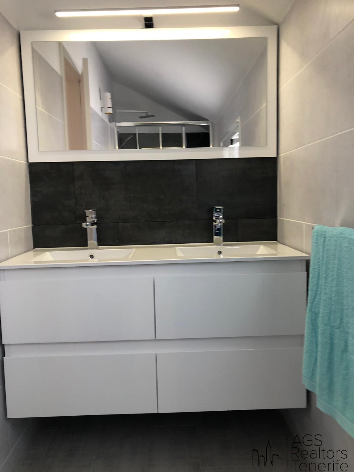 For sale of apartment in Playa de los Cristianos