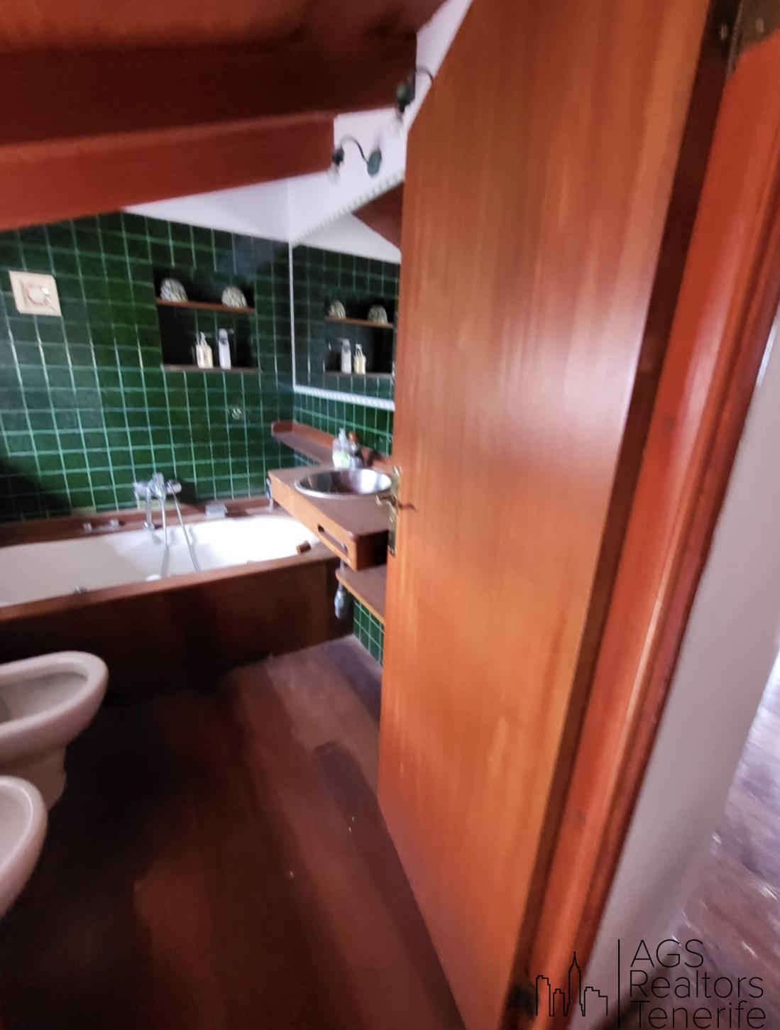For sale of bungalow in Golf del sur