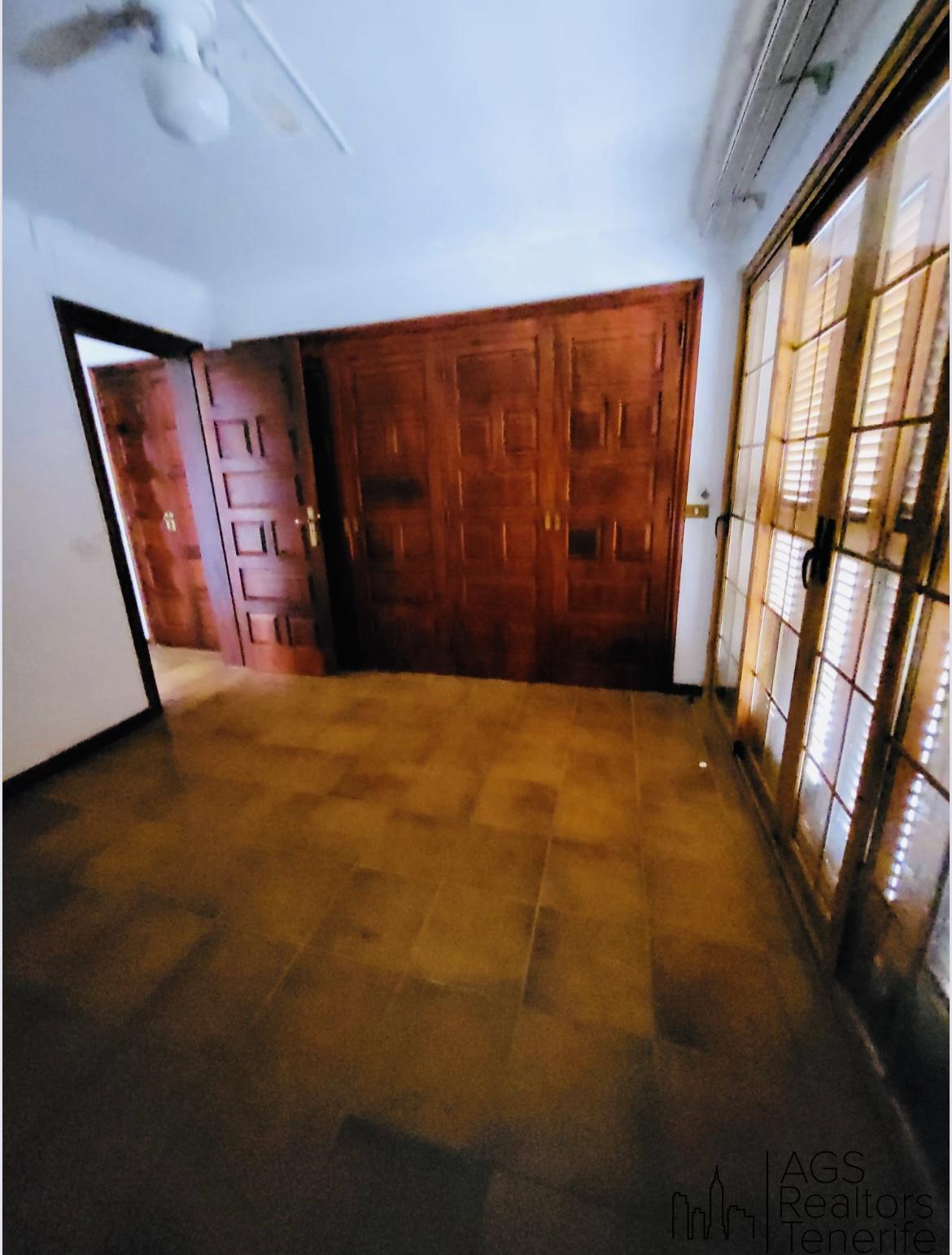 For sale of bungalow in Golf del sur