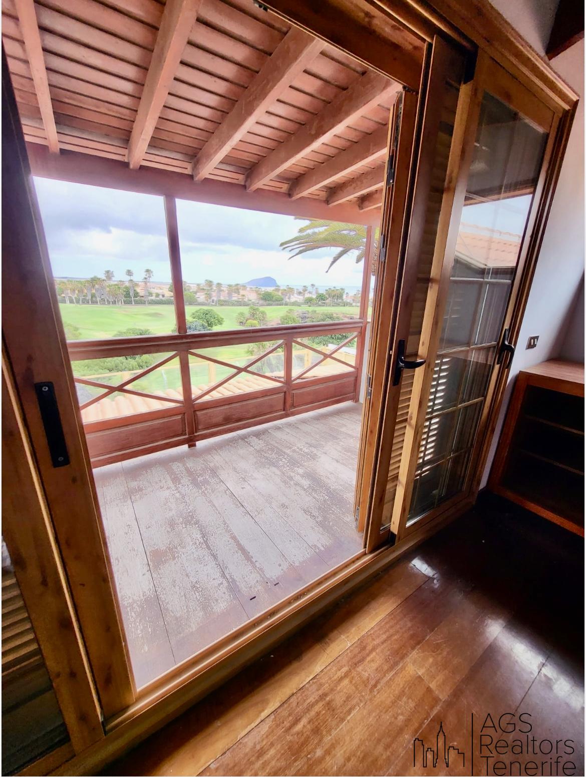 For sale of bungalow in Golf del sur