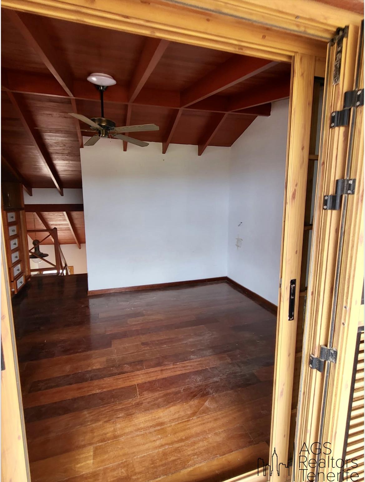 For sale of bungalow in Golf del sur