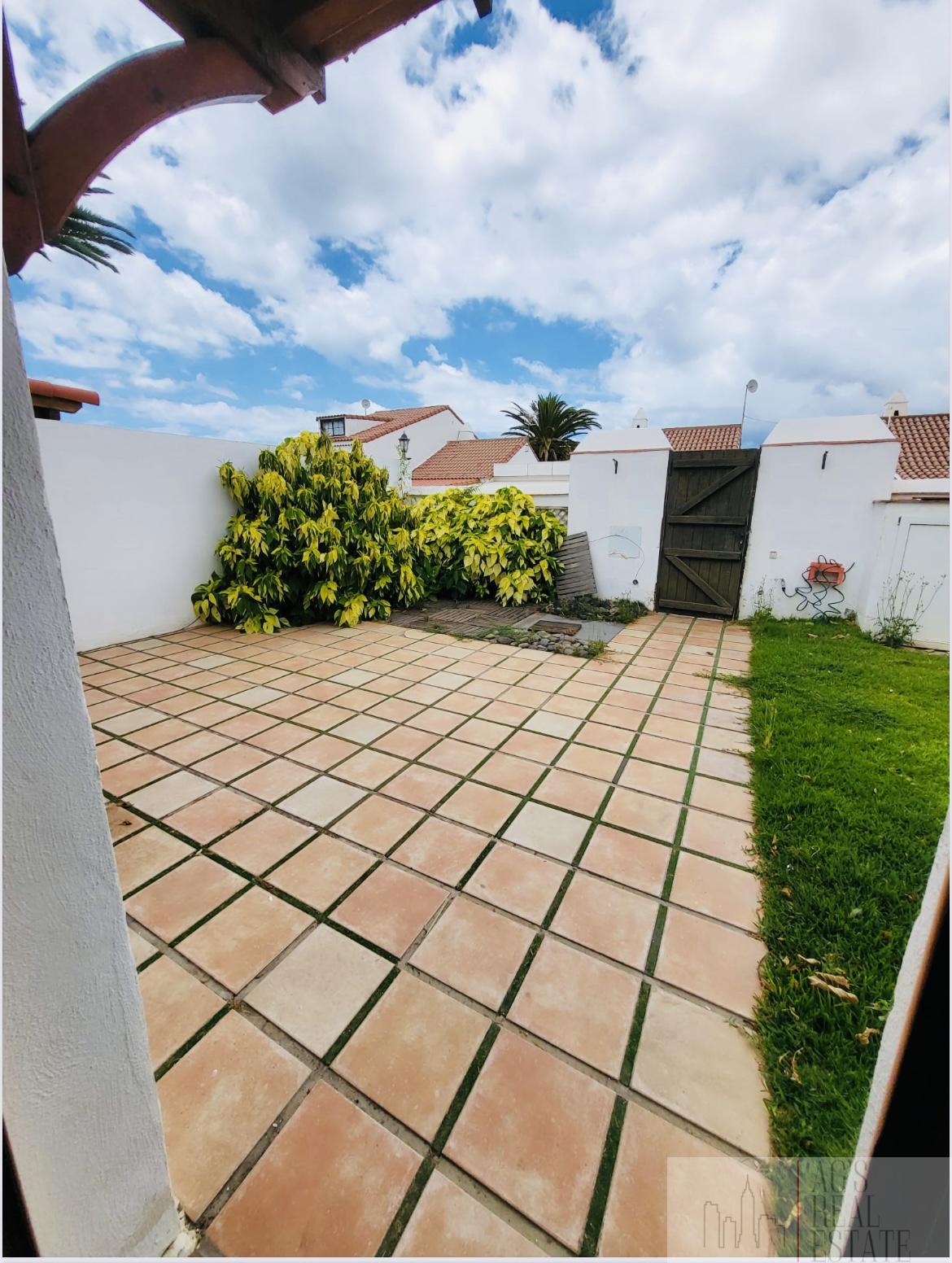 For sale of bungalow in Golf del sur