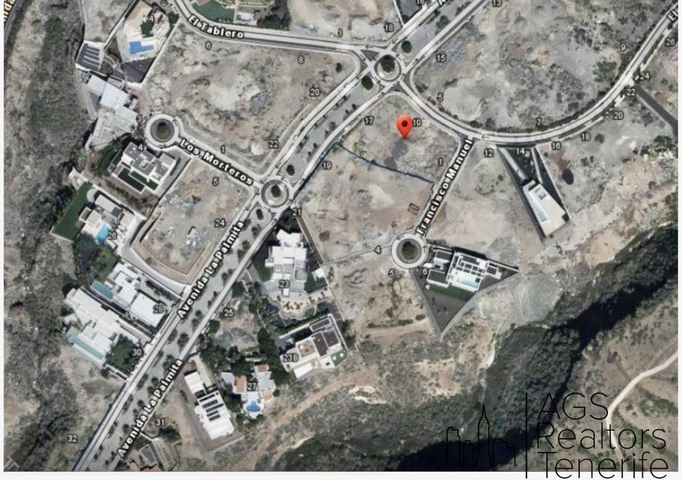 For sale of land in Adeje