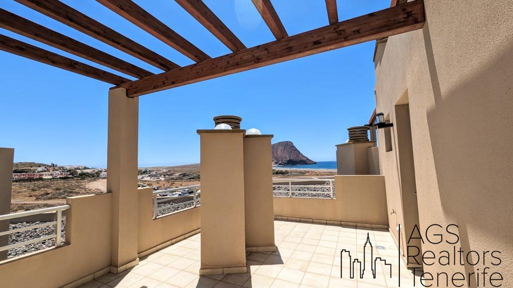 For sale of penthouse in Playa la Tejita