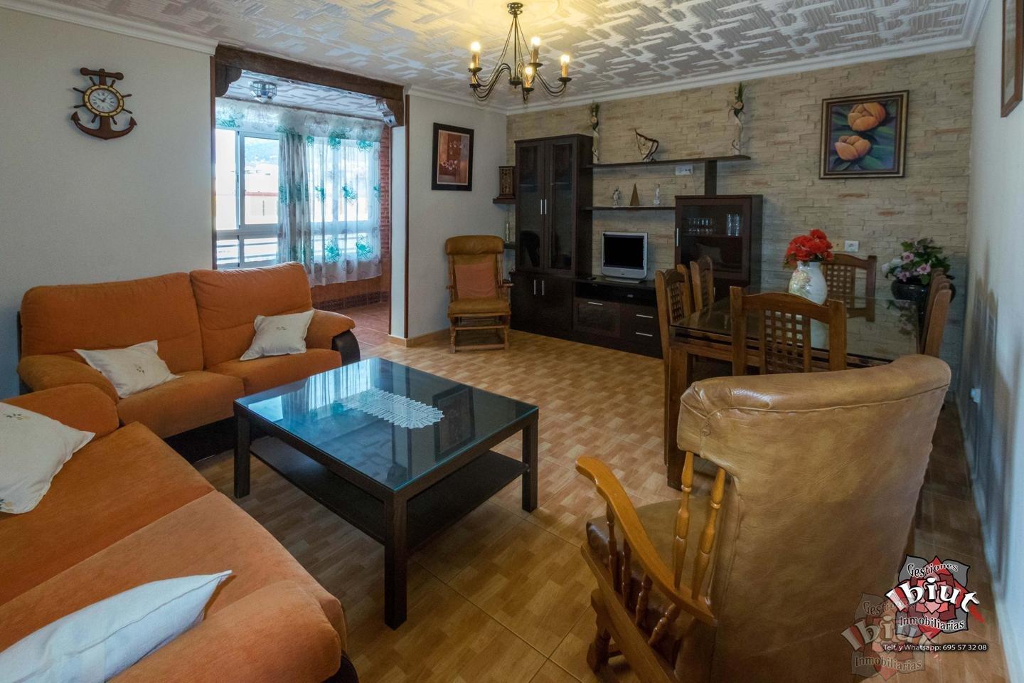 For sale of flat in Vélez-Málaga