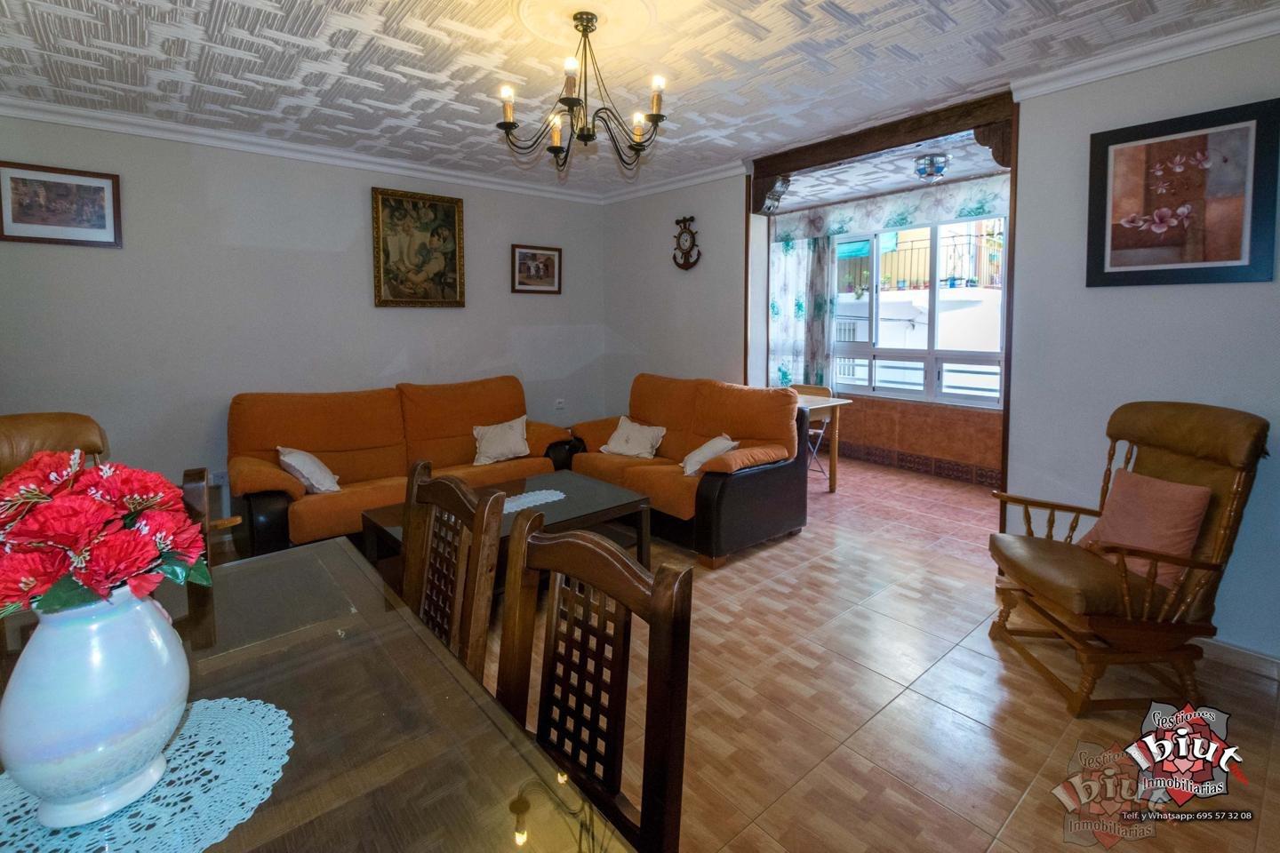 For sale of flat in Vélez-Málaga