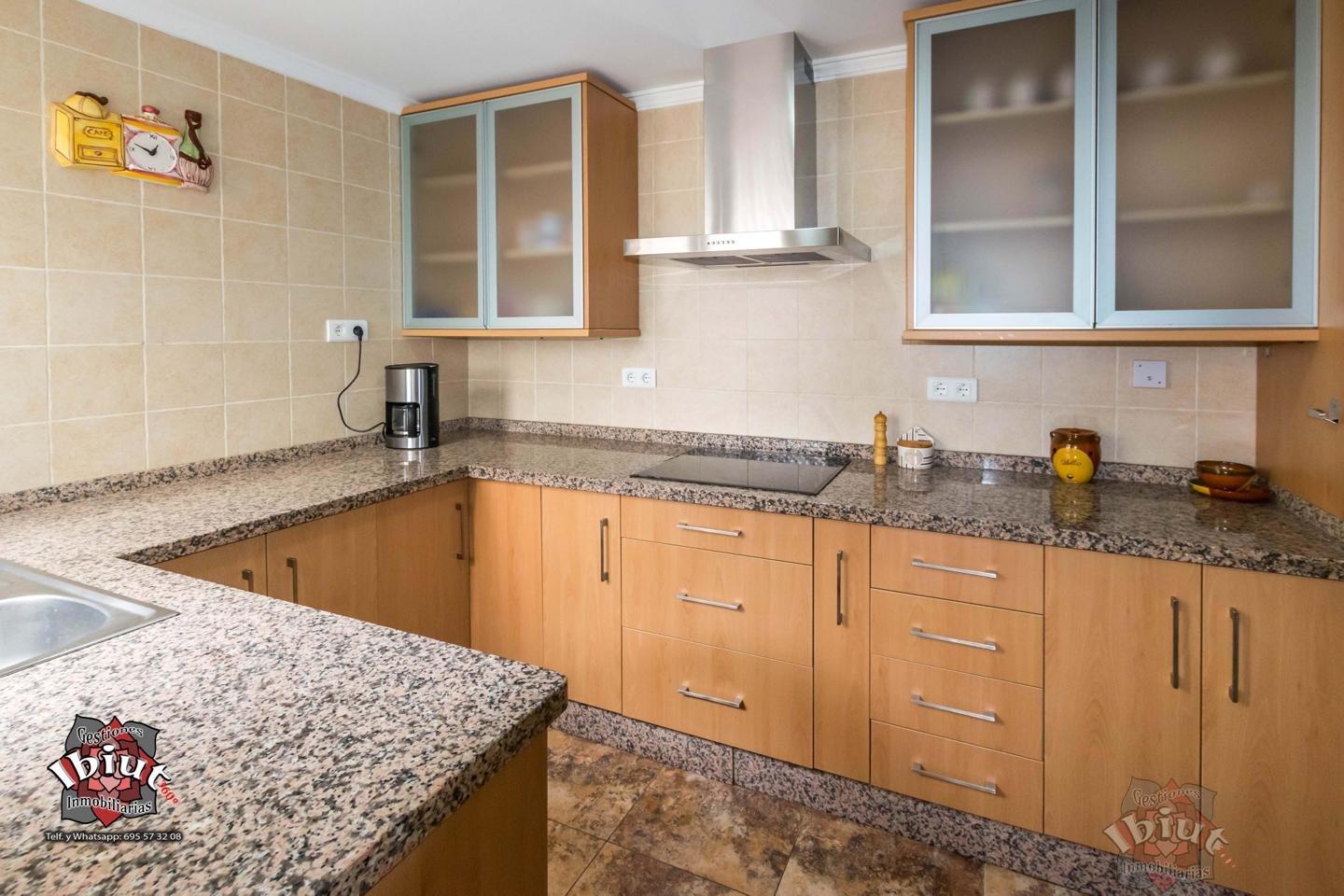 For sale of flat in Vélez-Málaga