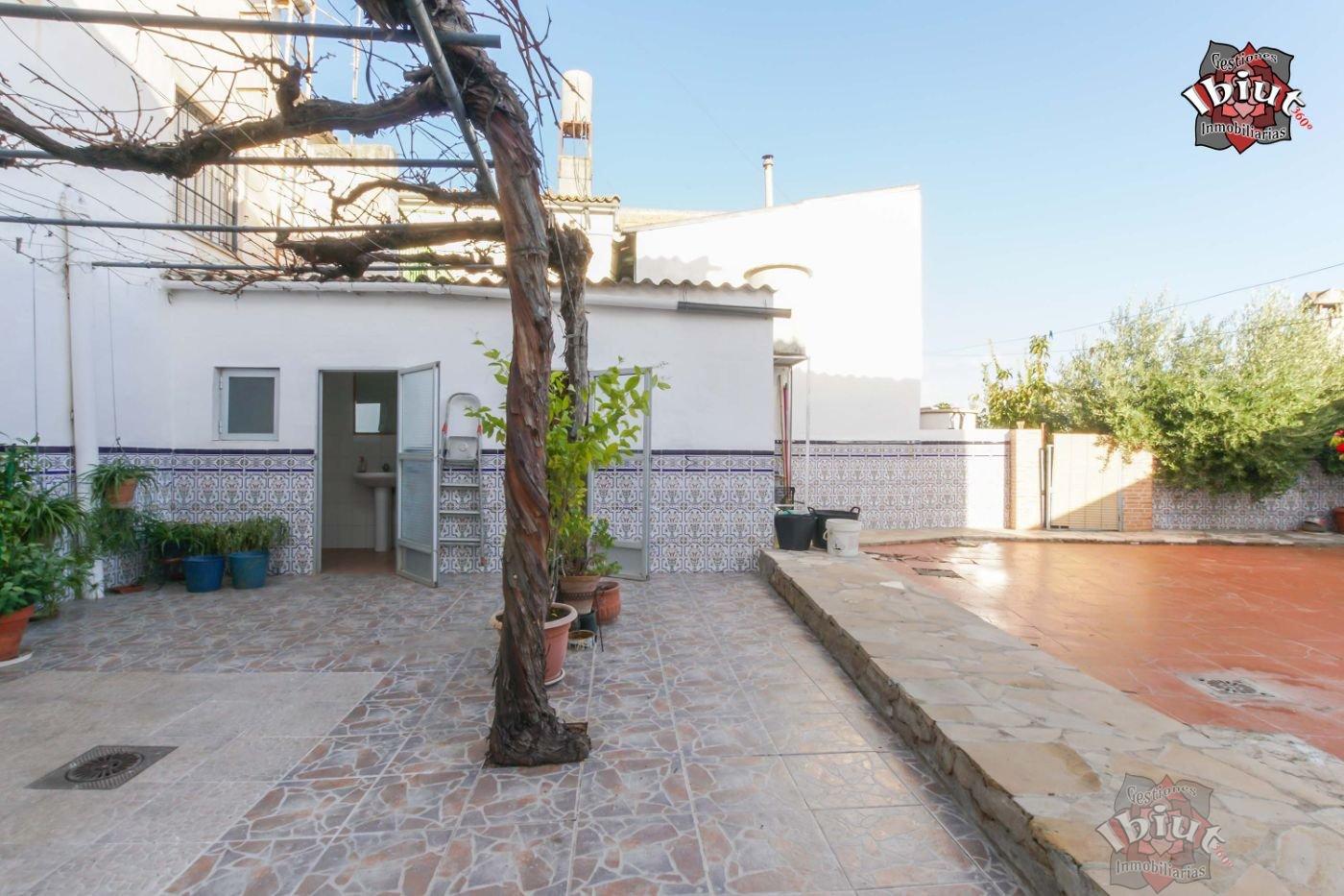 For sale of house in Úbeda