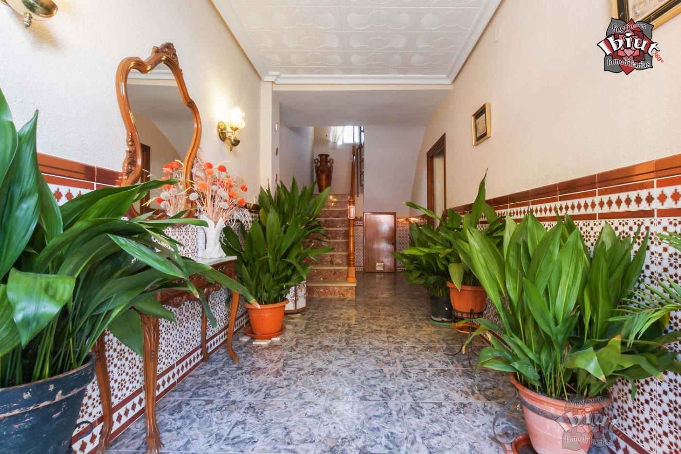 For sale of house in Úbeda