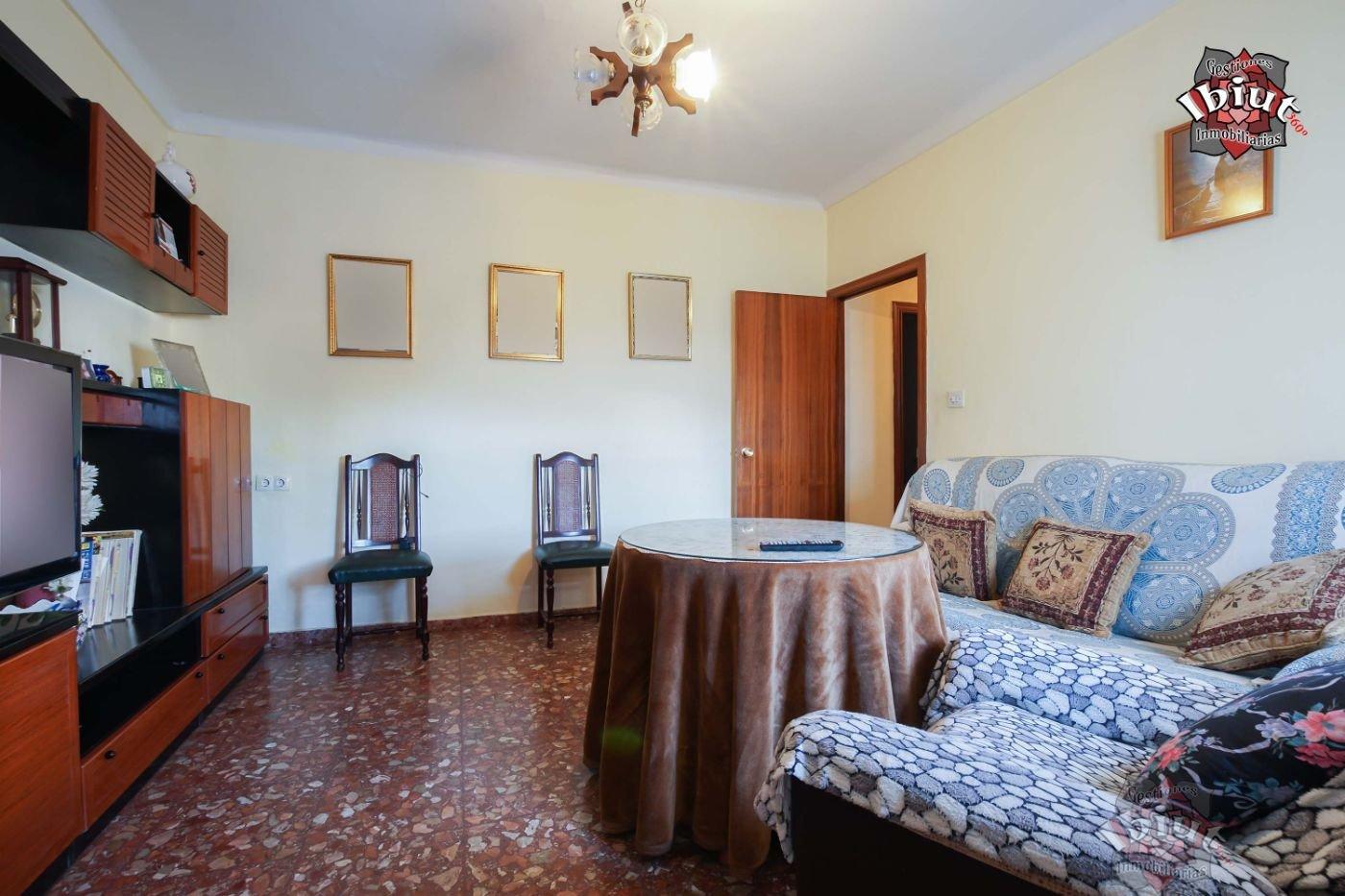 For sale of house in Úbeda
