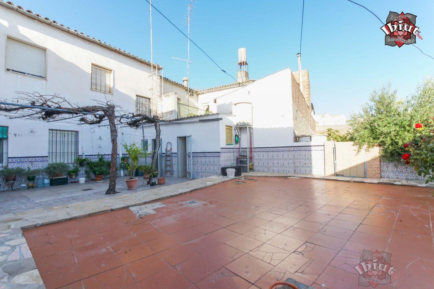 For sale of house in Úbeda