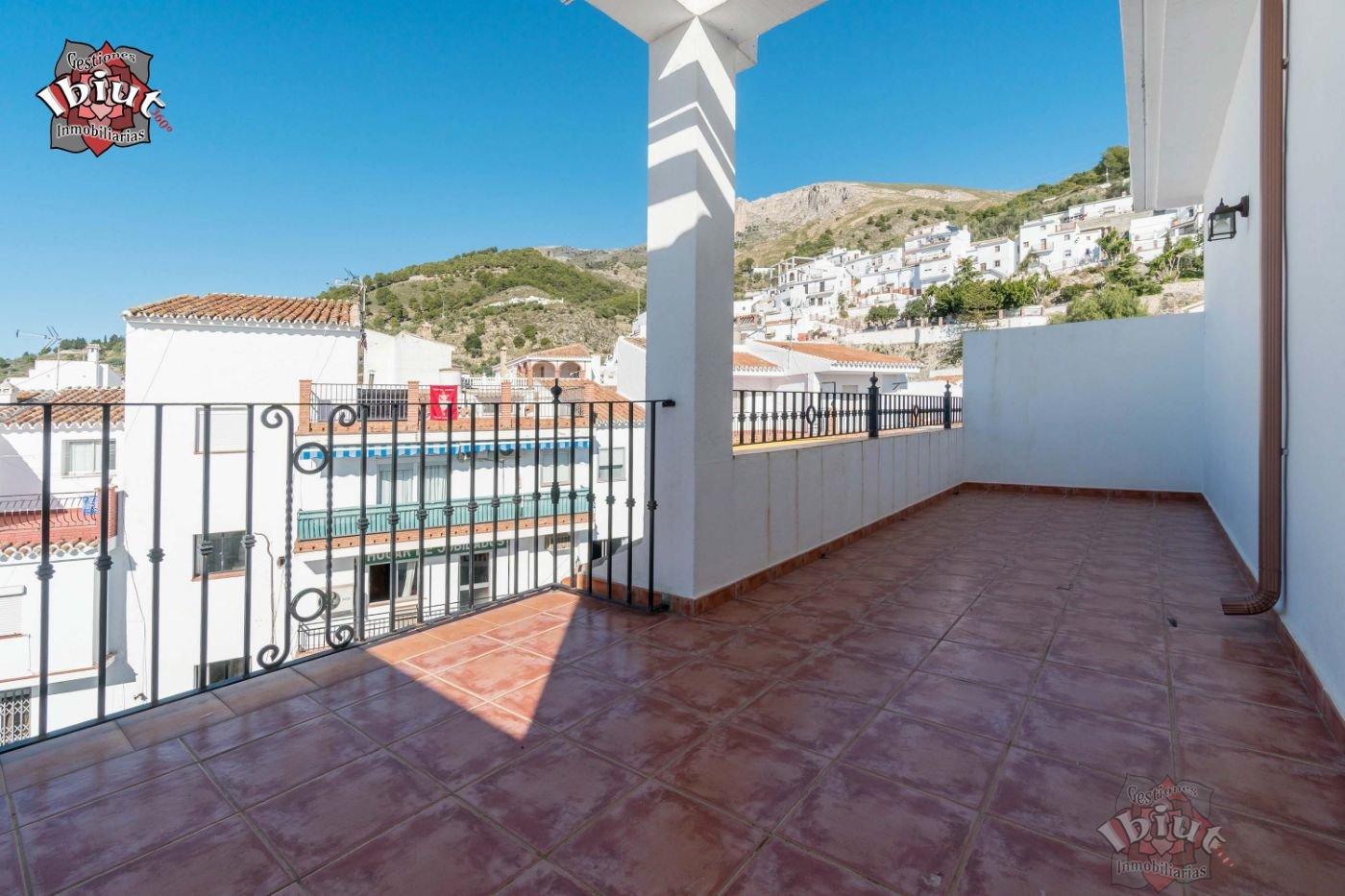 For sale of penthouse in Canillas de Aceituno