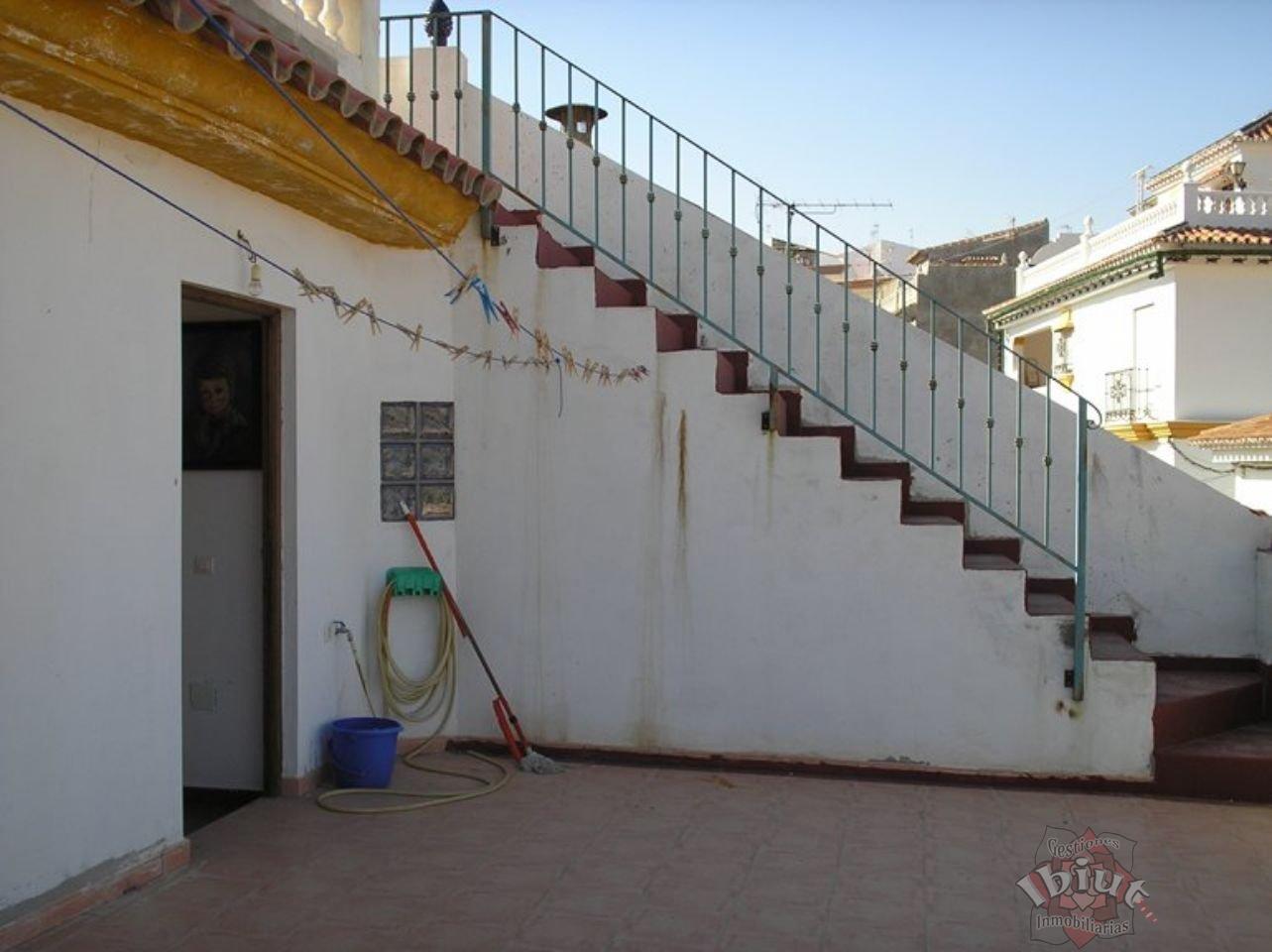 For sale of house in Benamocarra