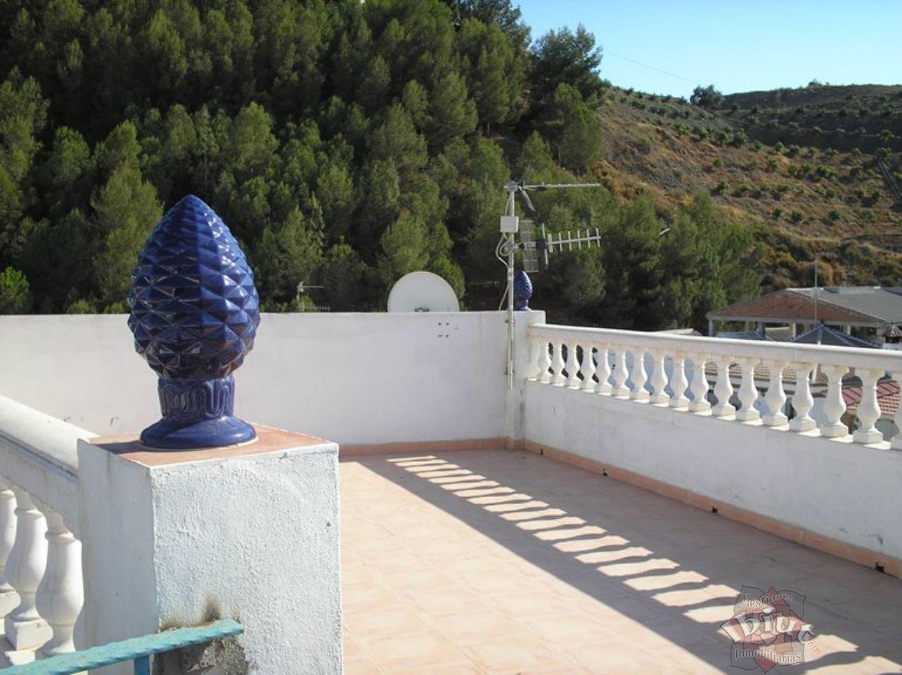 For sale of house in Benamocarra