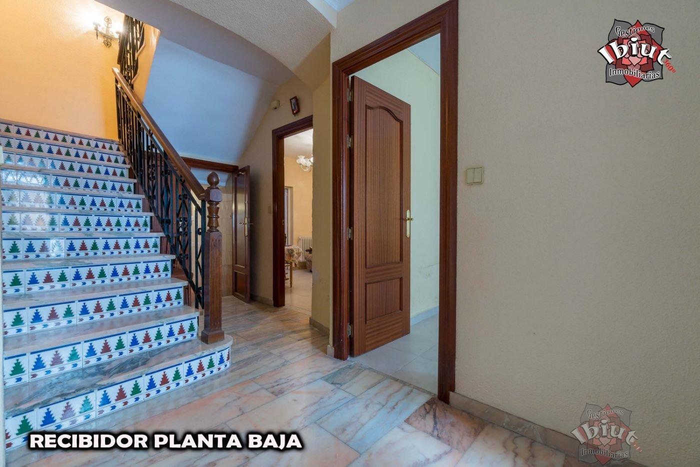 For sale of house in Úbeda