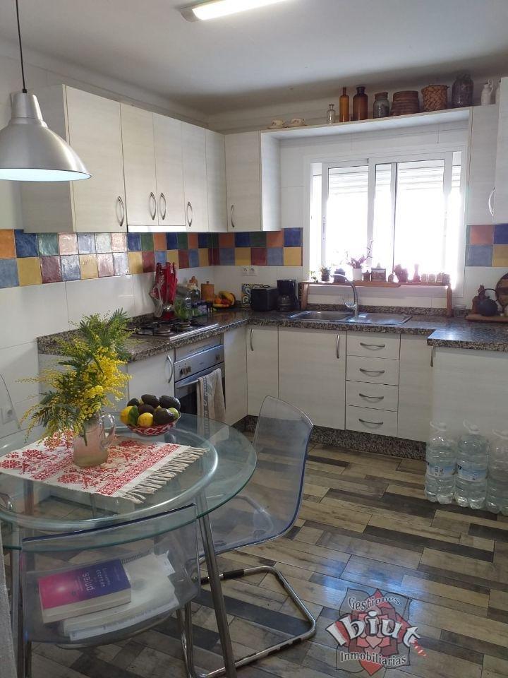 For sale of flat in Mezquitilla