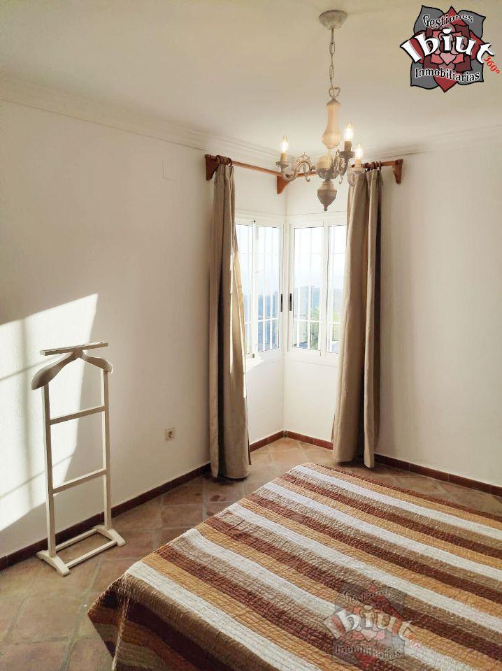 For rent of chalet in Sayalonga