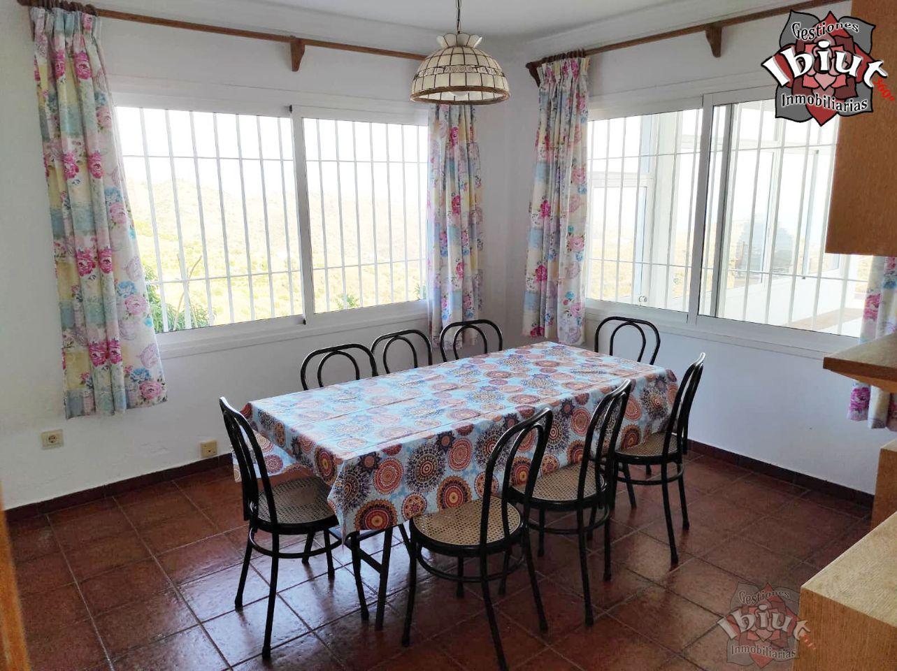 For rent of chalet in Sayalonga