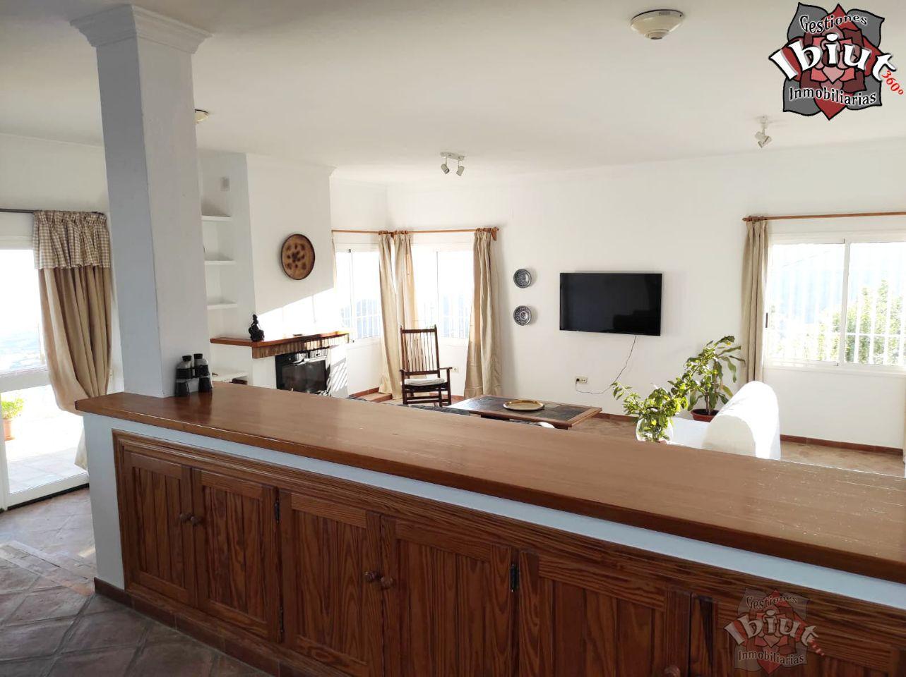 For rent of chalet in Sayalonga