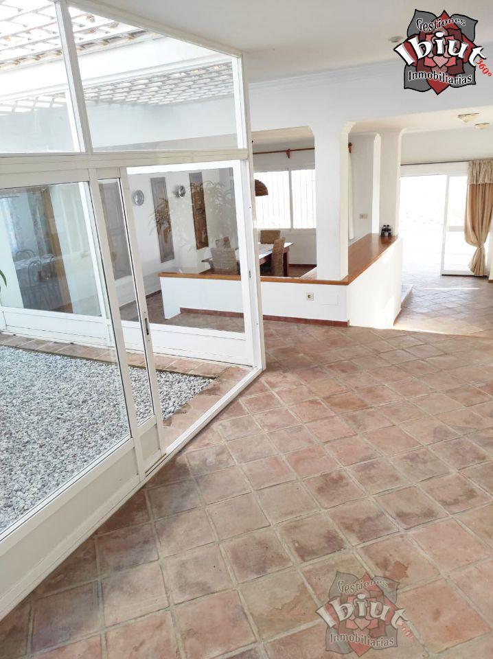 For rent of chalet in Sayalonga