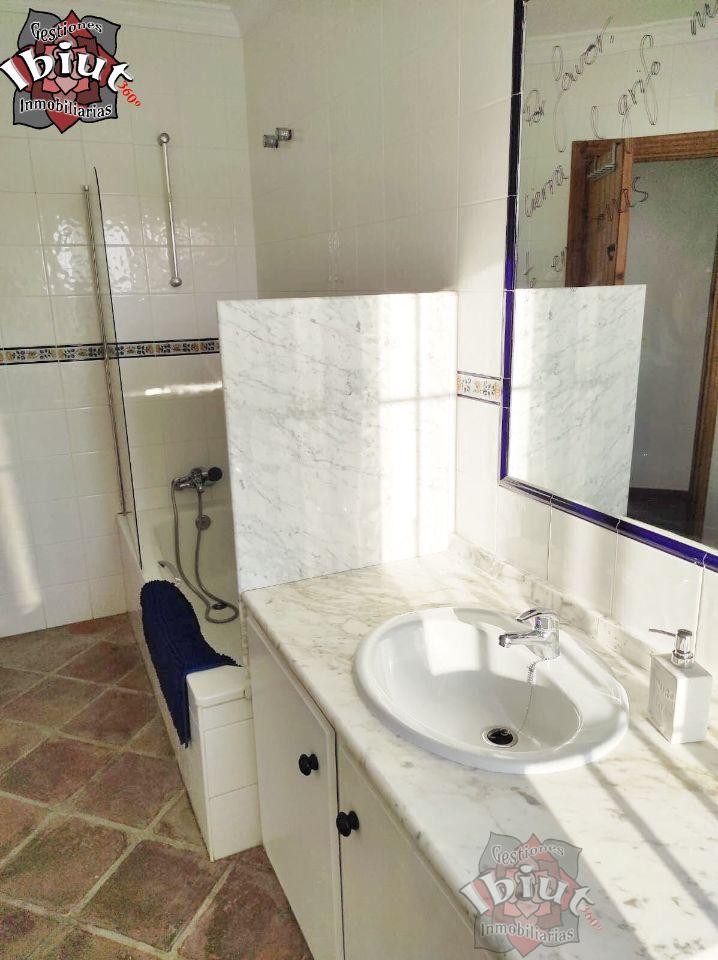 For rent of chalet in Sayalonga