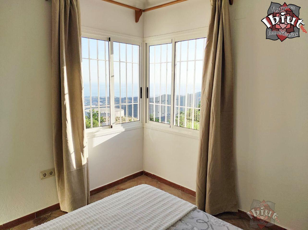 For rent of chalet in Sayalonga