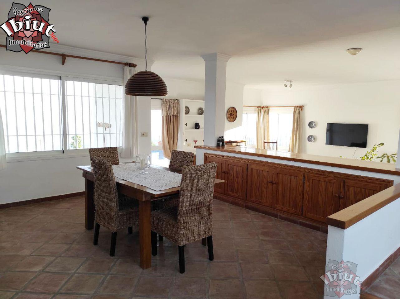 For rent of chalet in Sayalonga