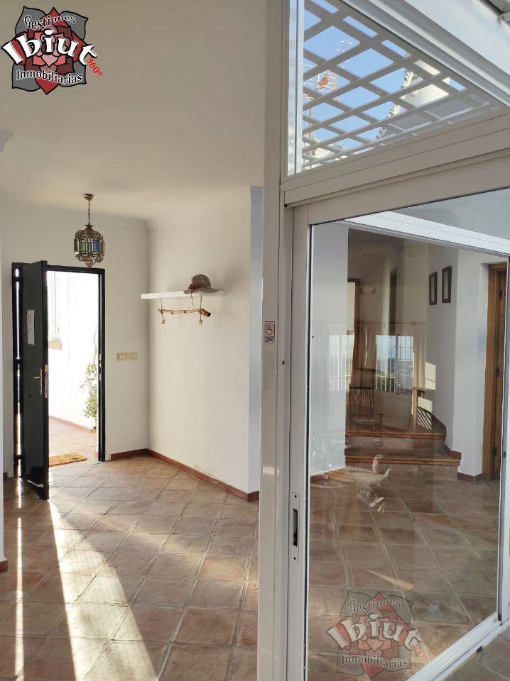 For rent of chalet in Sayalonga