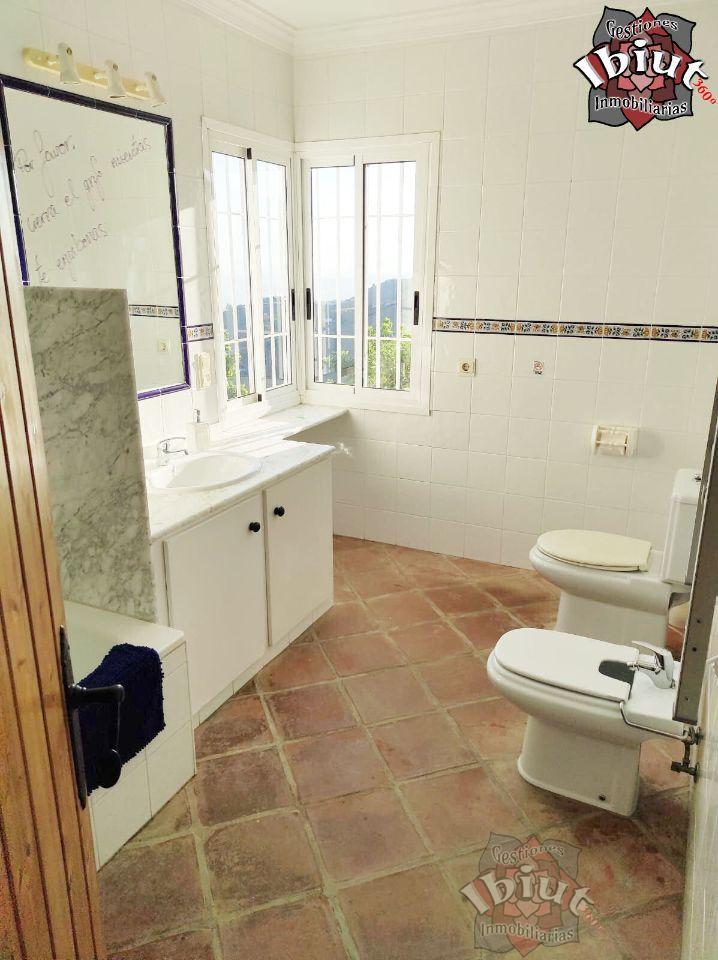 For rent of chalet in Sayalonga