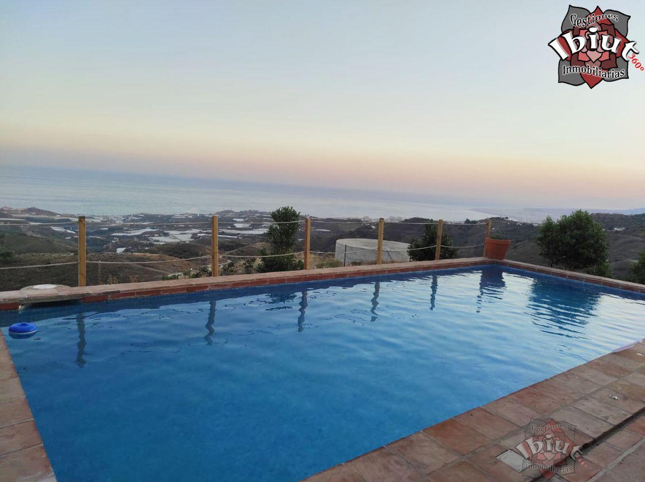 For rent of chalet in Sayalonga