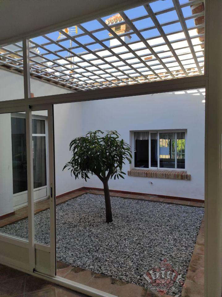 For rent of chalet in Sayalonga